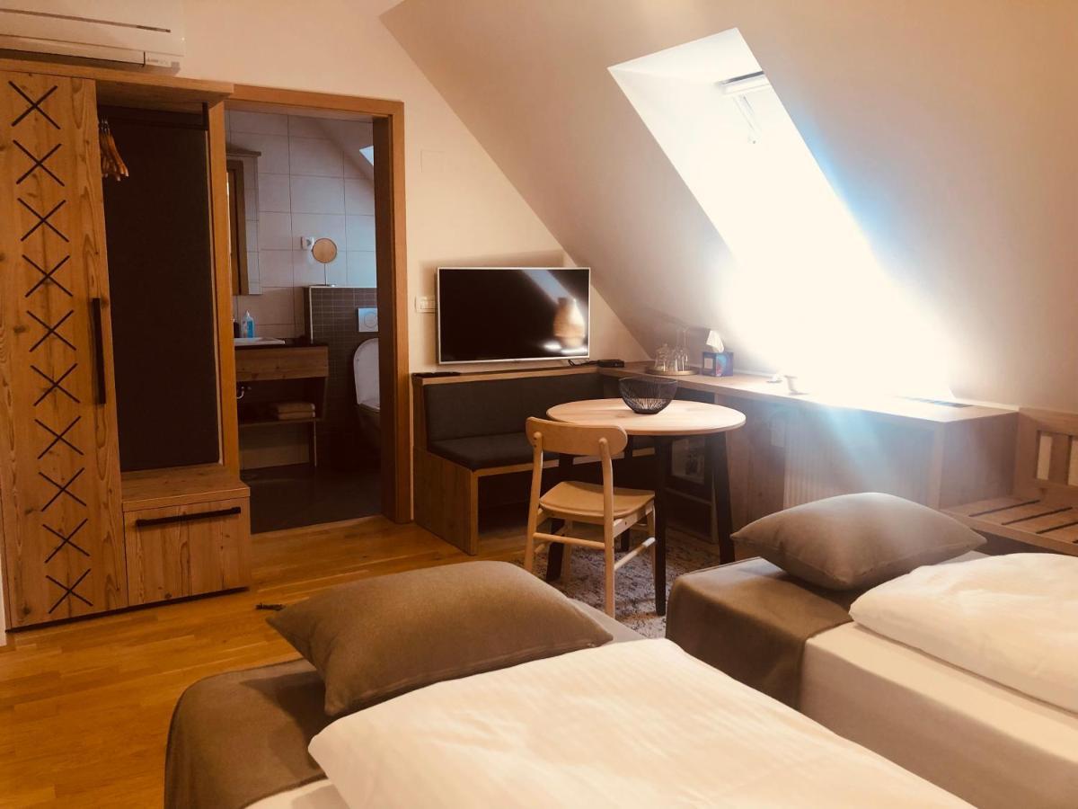 Готель Na Vasi Restavracija In Prenocisca Шкоф'я-Лока Екстер'єр фото